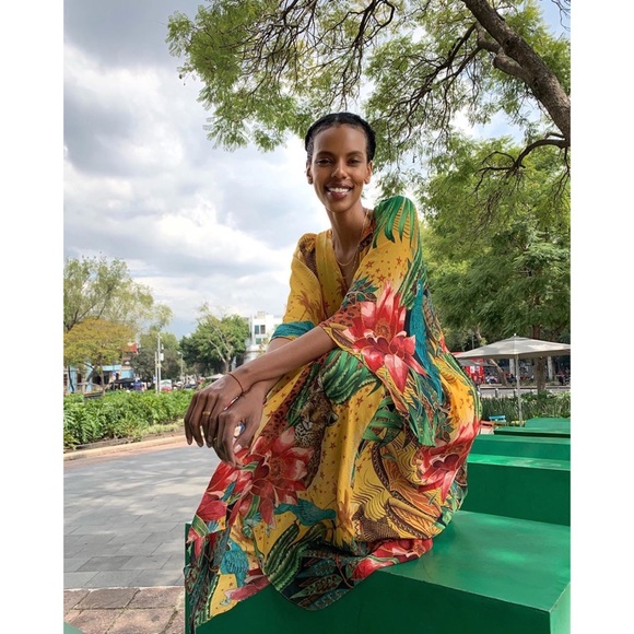 FARM Rio Dresses & Skirts - Farm Rio Tropical Dreams Caftan Maxi Dress